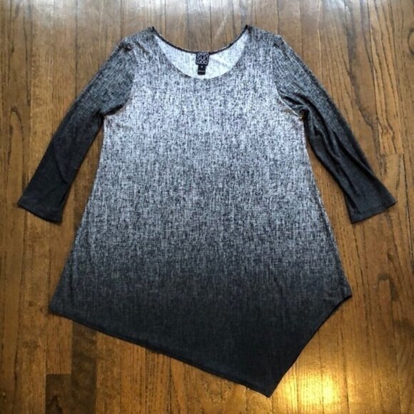 3/$20 White/Black/Gray Speckled Patterned Stretch Asymmetrical Top/Tunic - Picture 1 of 2